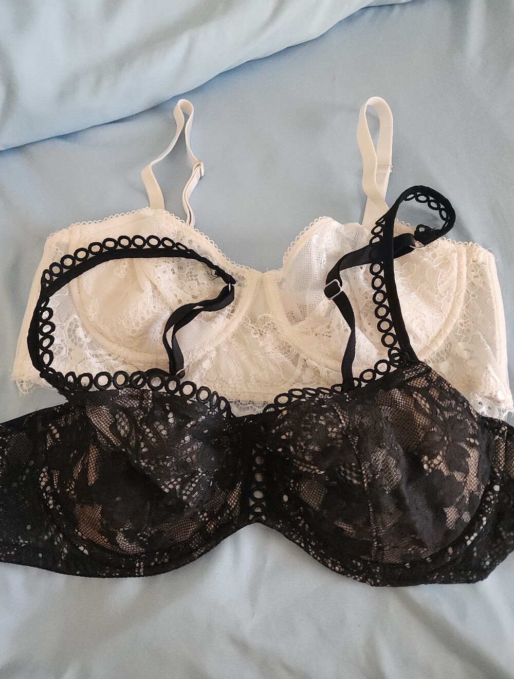 Like New Victoria's Secret Lace Balconette Bra Set - White & Black